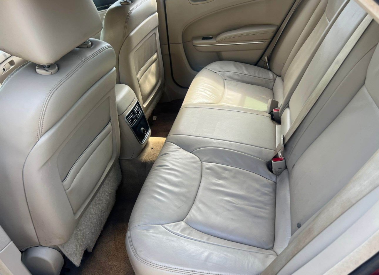 2013 Chrysler 300 . 300 Sedan 4D