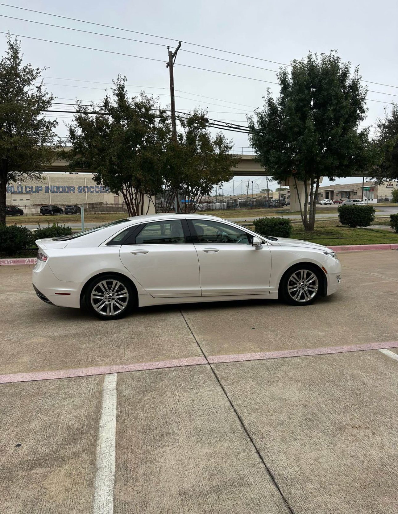 2013 Lincoln MKZ . Sedan 4D