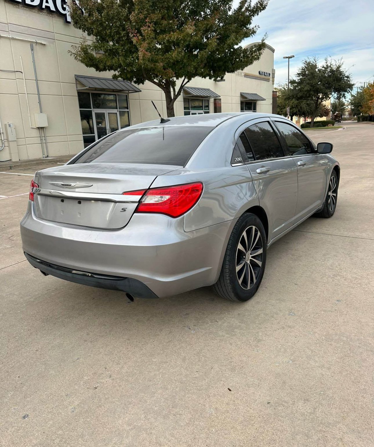 2014 Chrysler 200 . Limited Sedan 4D