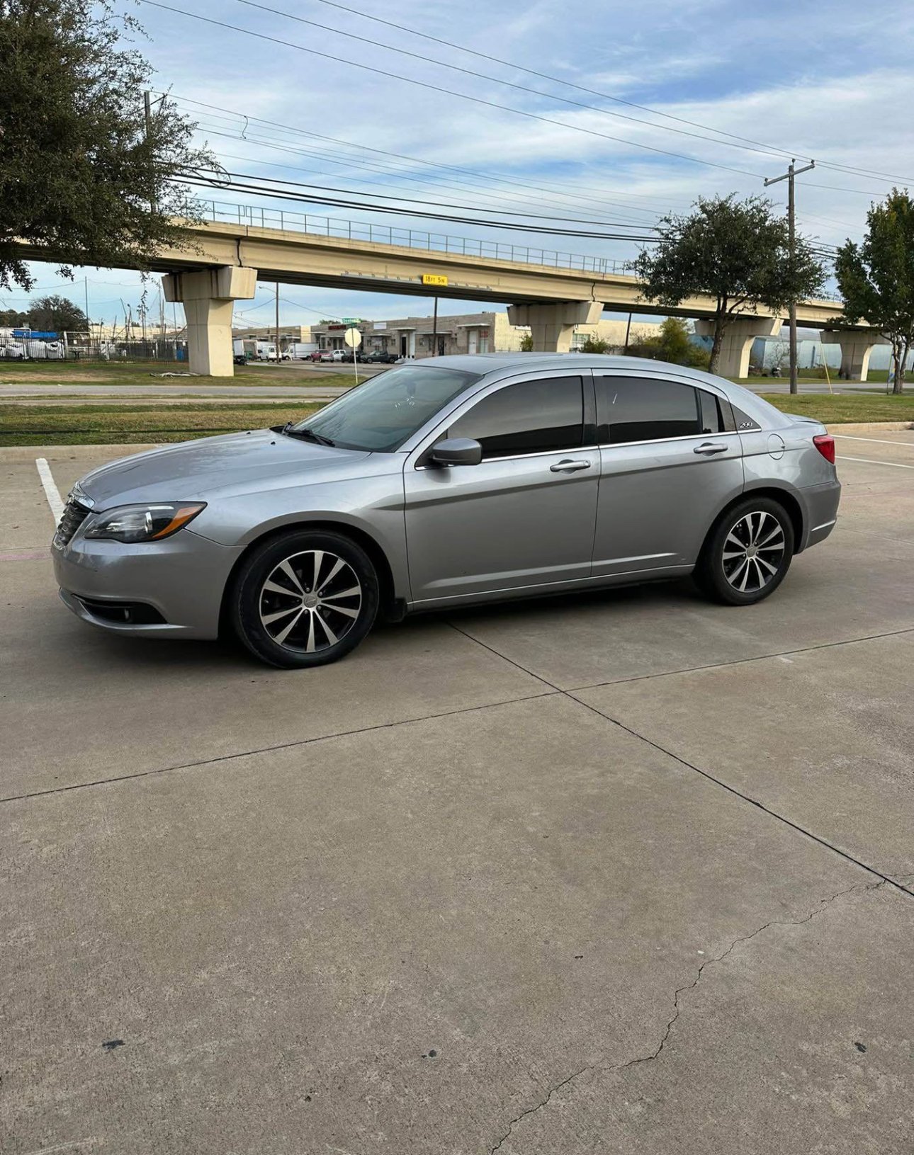 2014 Chrysler 200 . Limited Sedan 4D