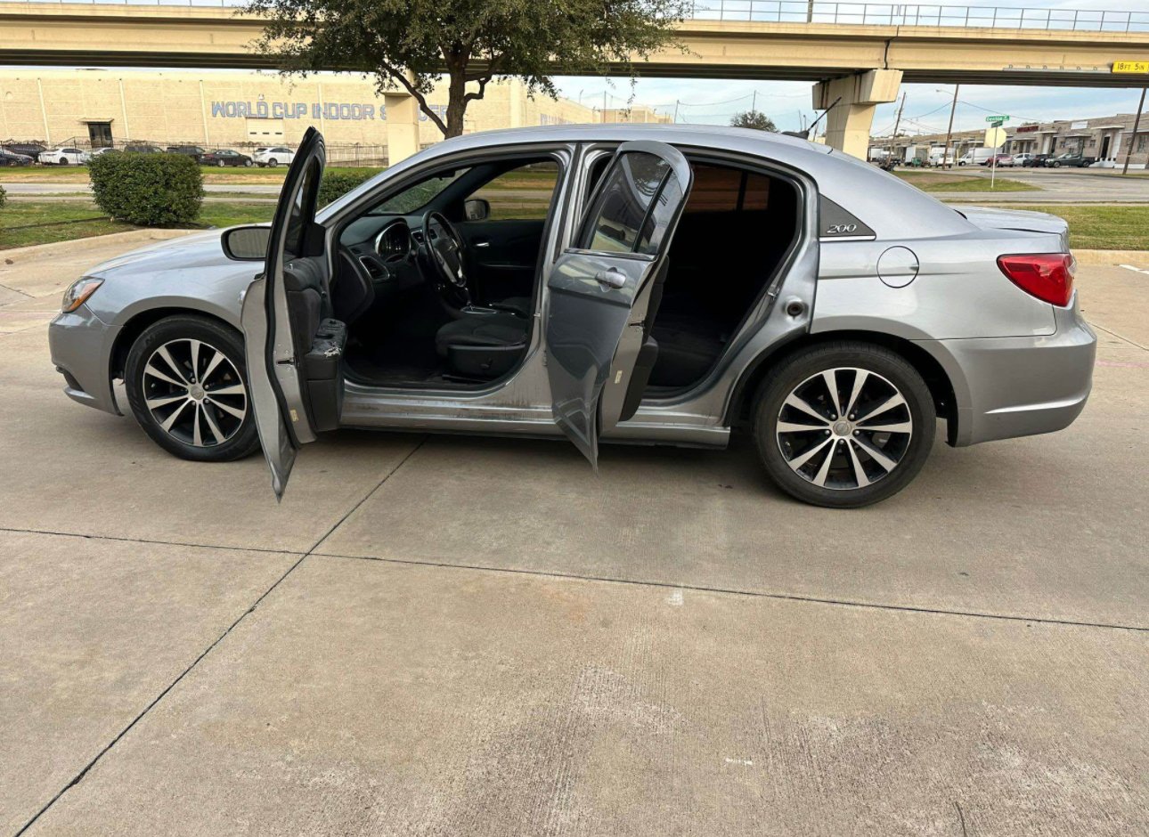 2014 Chrysler 200 . Limited Sedan 4D