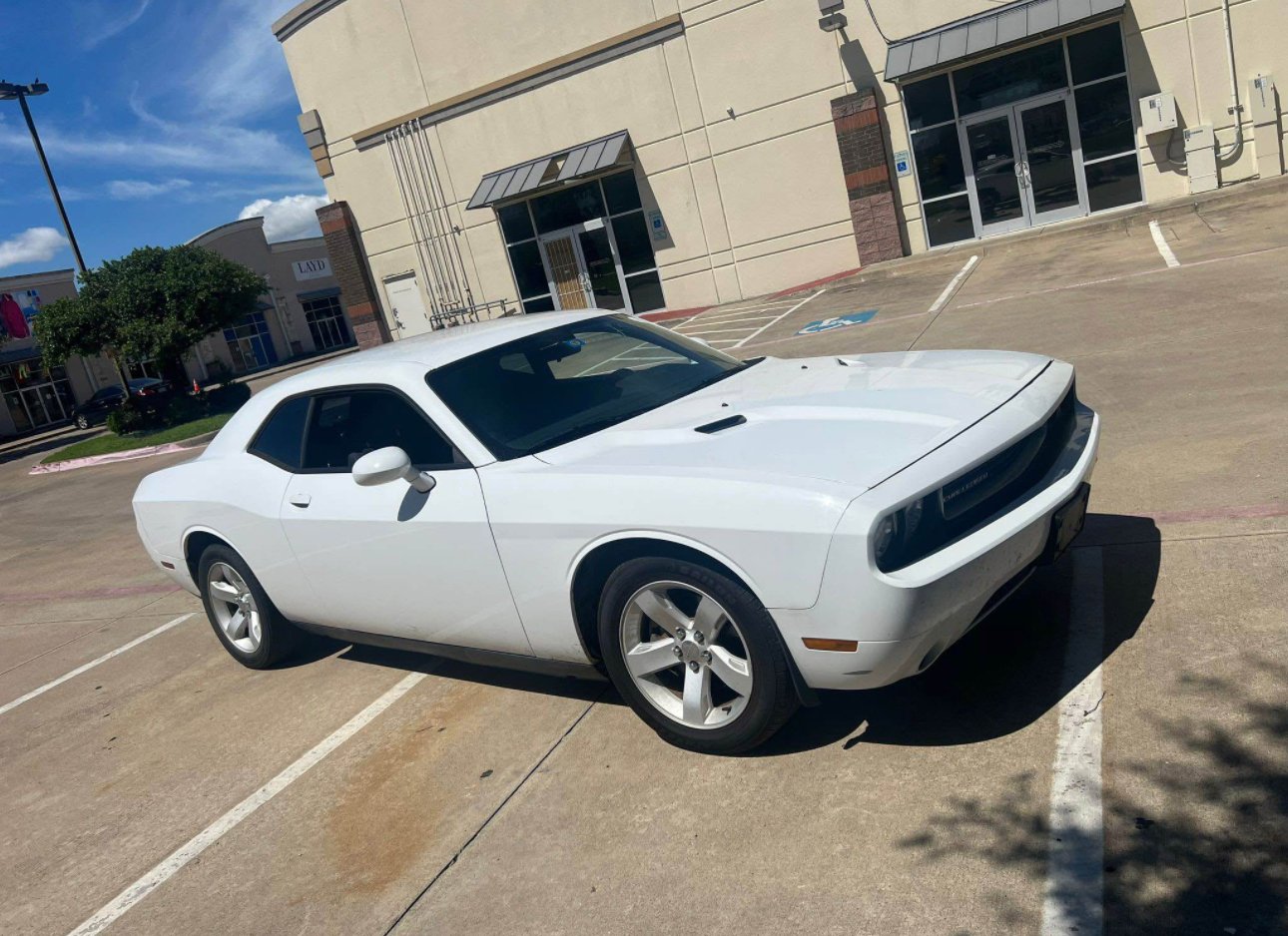 2014 Dodge Challenger . SXT Coupe 2D