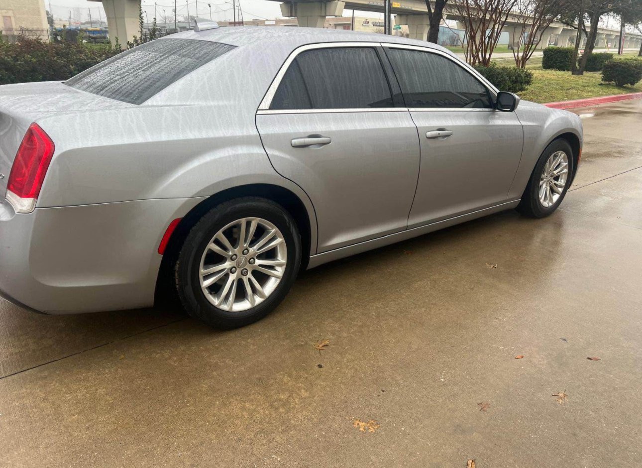 2017 Chrysler 300 . 300 Limited Sedan 4D