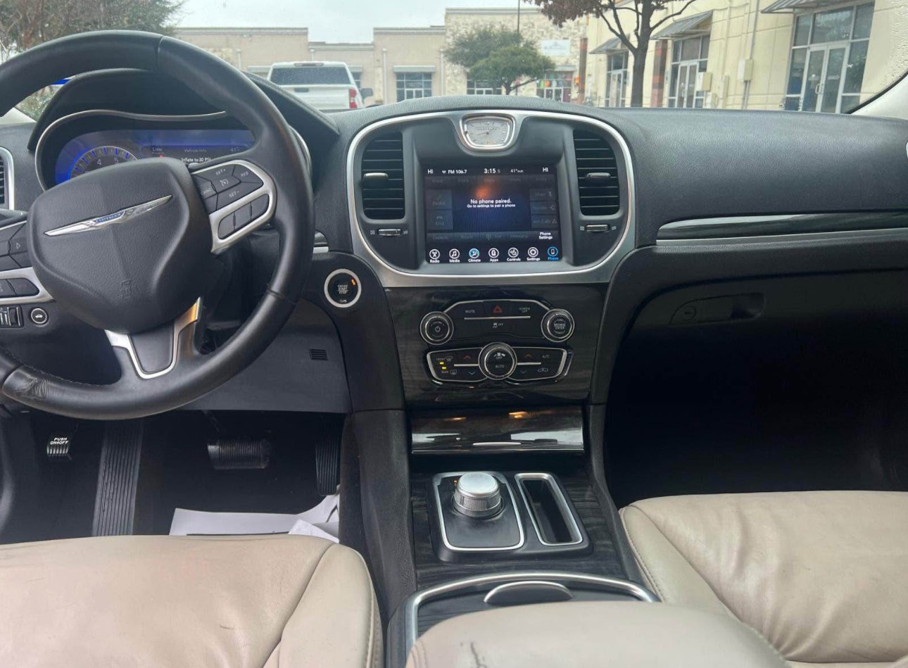 2017 Chrysler 300 . 300 Limited Sedan 4D