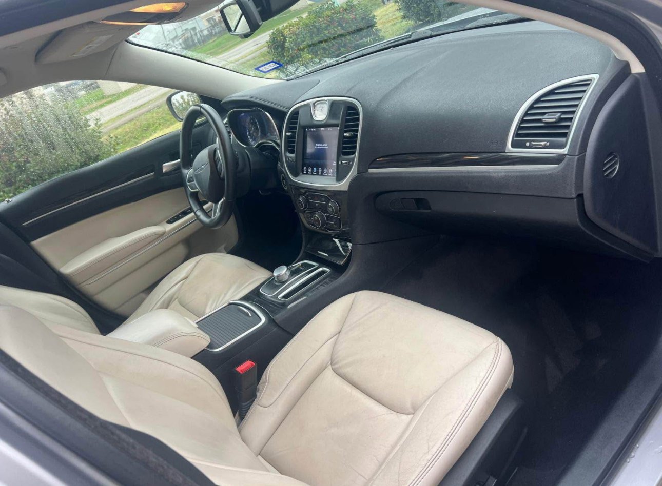 2017 Chrysler 300 . 300 Limited Sedan 4D