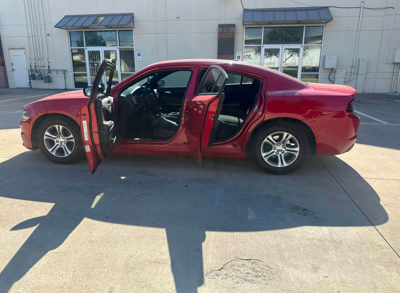 2015 Dodge Charger . SE Sedan 4D