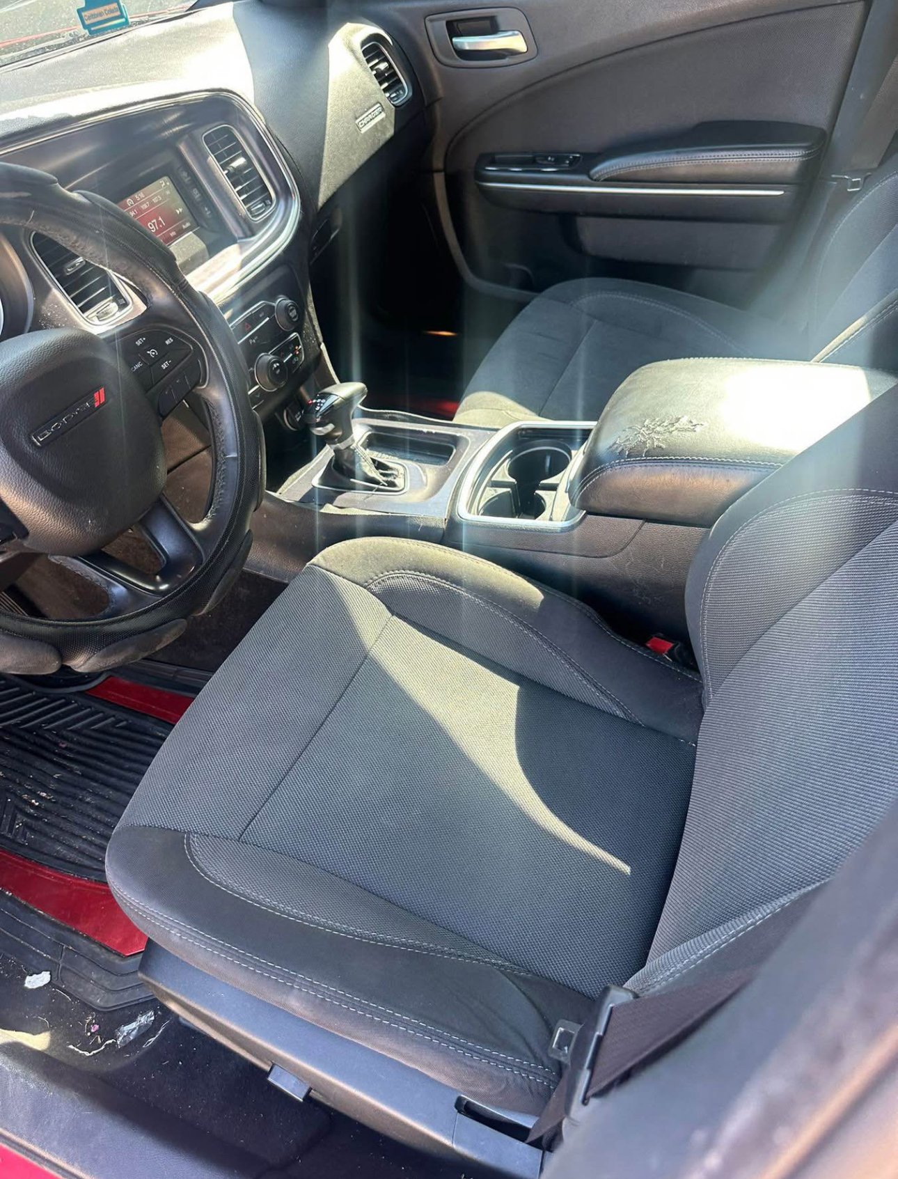 2015 Dodge Charger . SE Sedan 4D