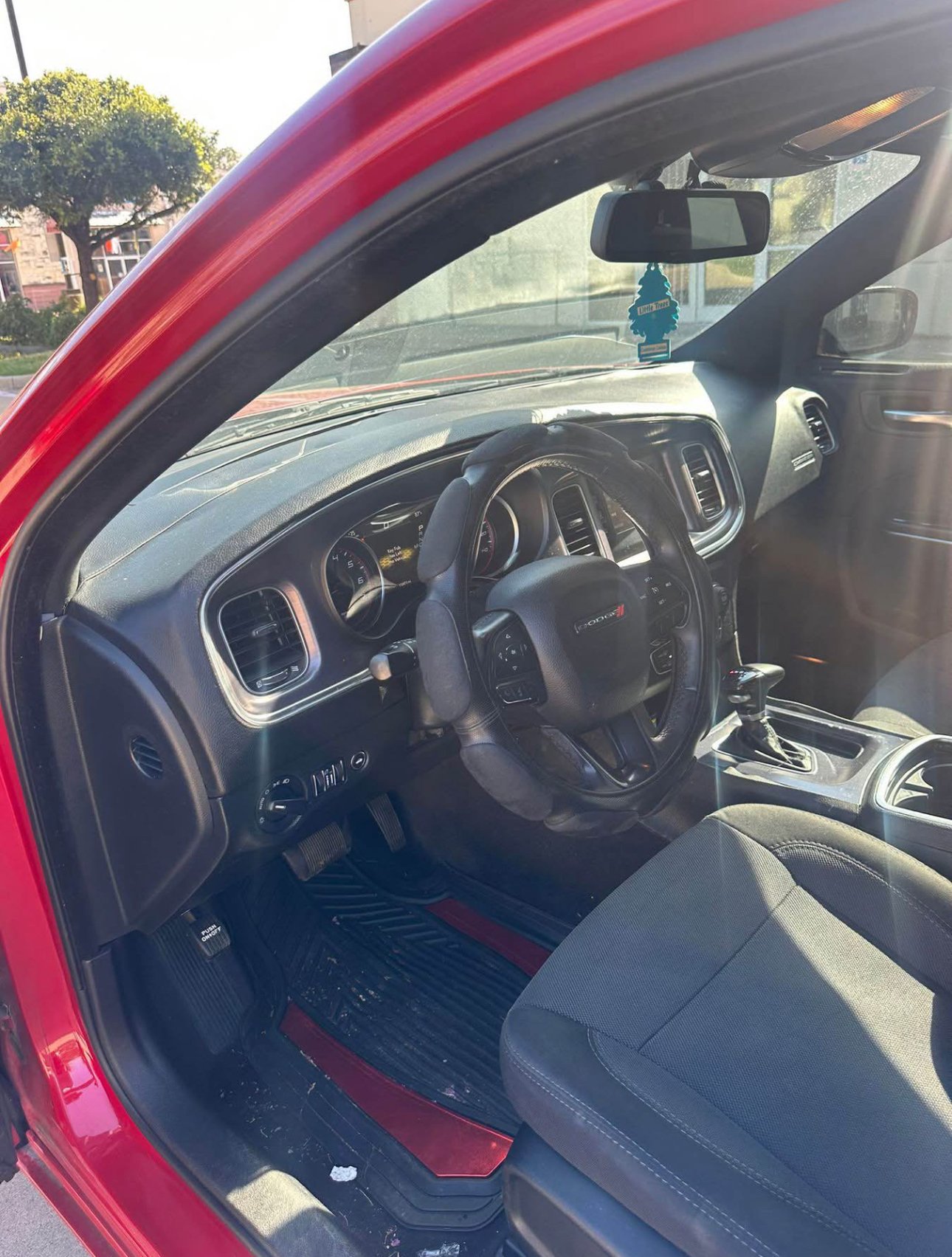 2015 Dodge Charger . SE Sedan 4D