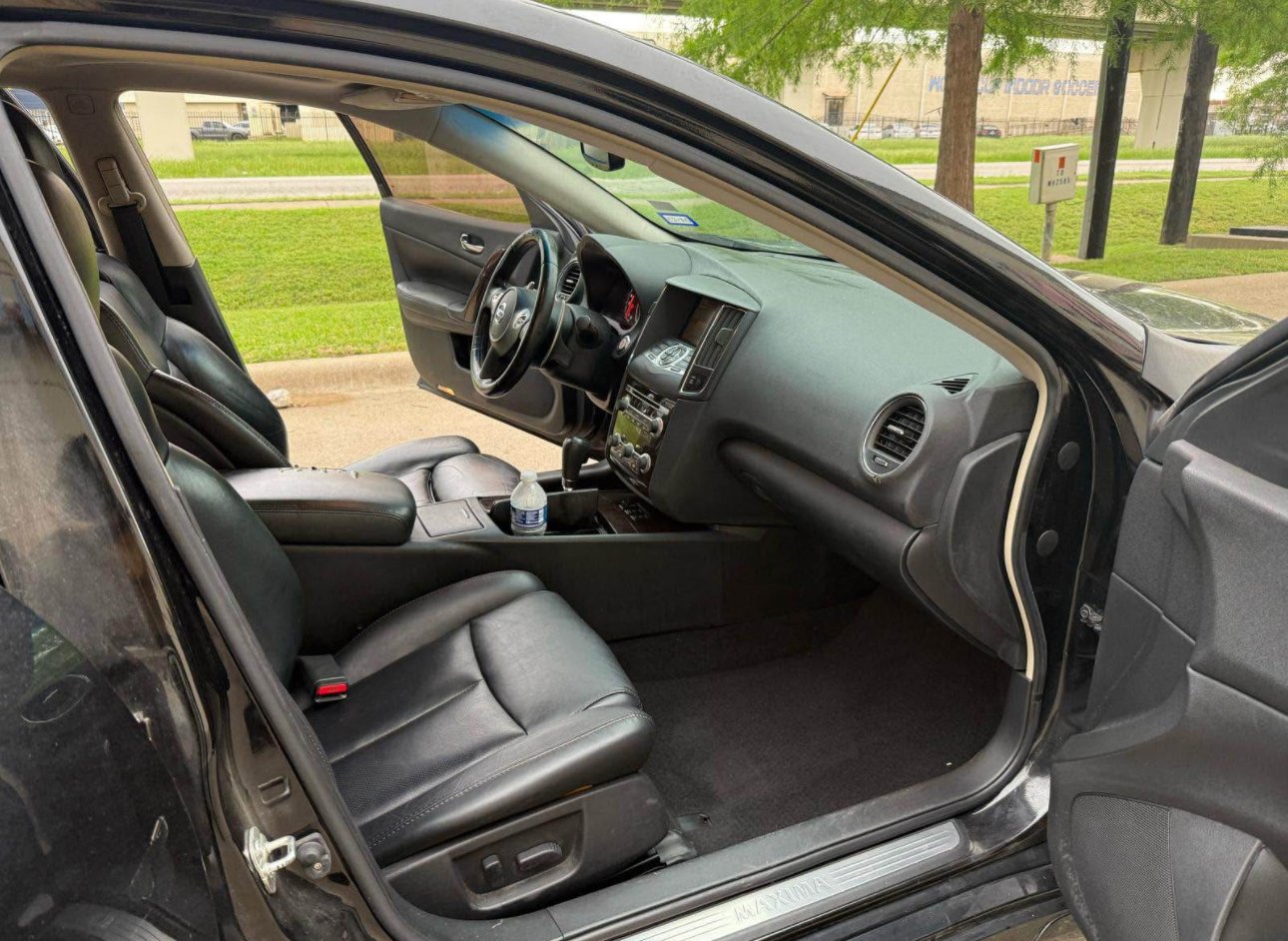 2011 Nissan Maxima . SE Sedan 4D