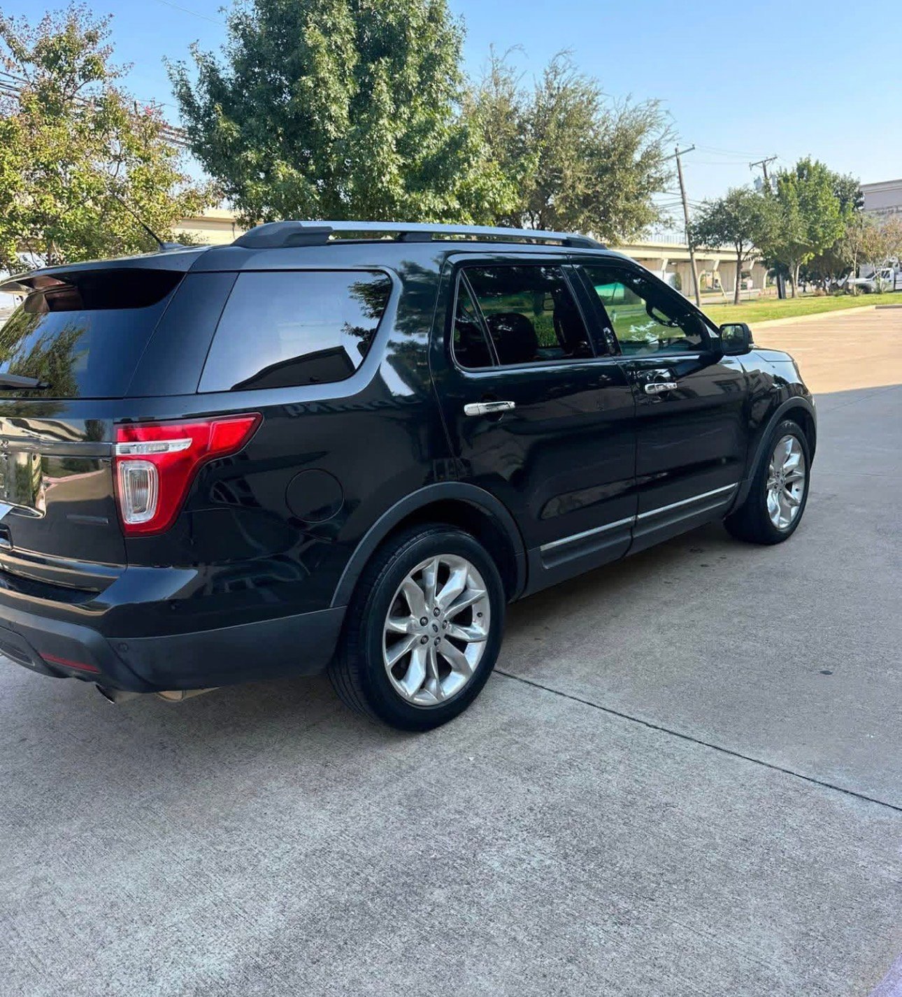 2014 Ford Explorer (3-ROW SEATING SUV)