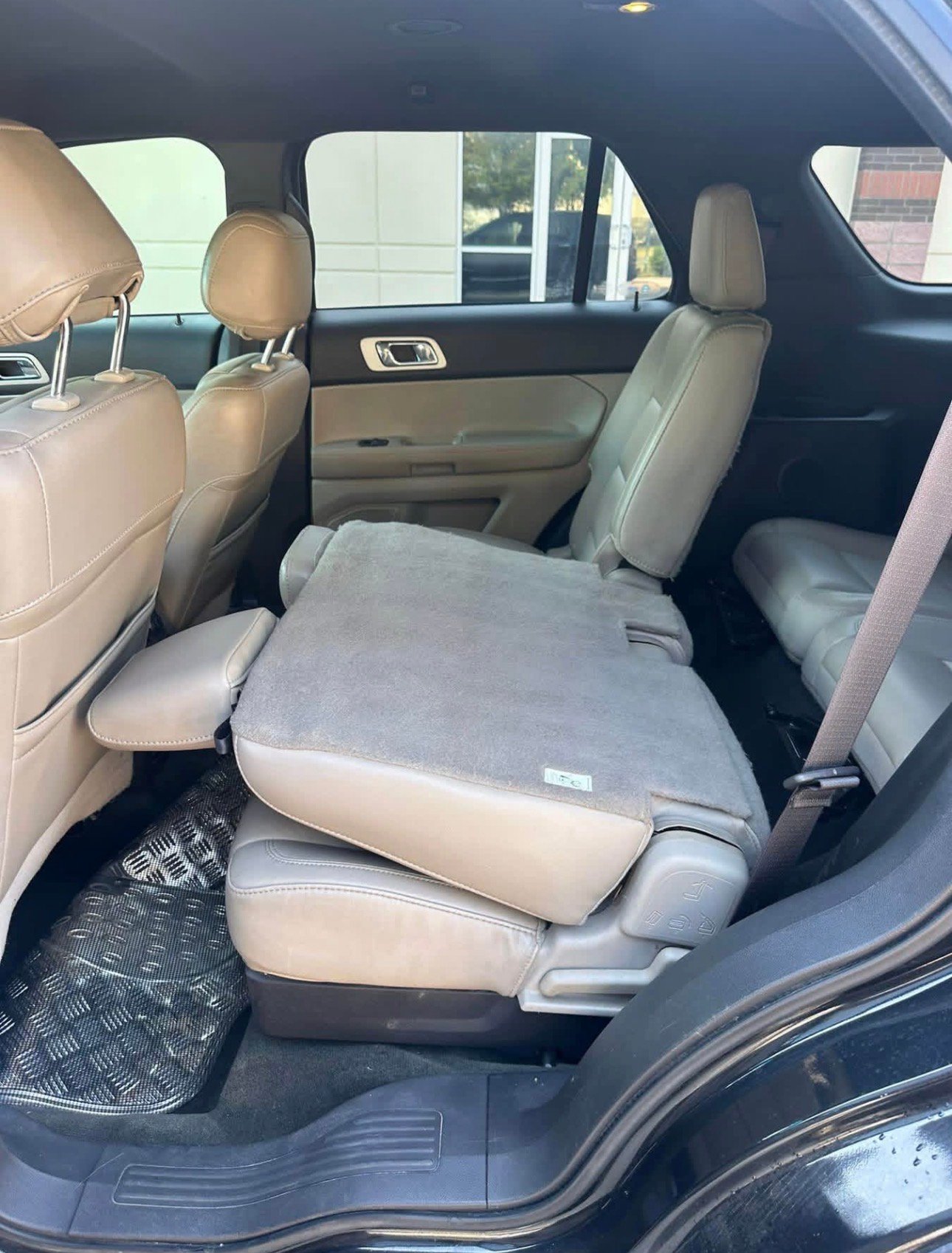 2014 Ford Explorer (3-ROW SEATING SUV)